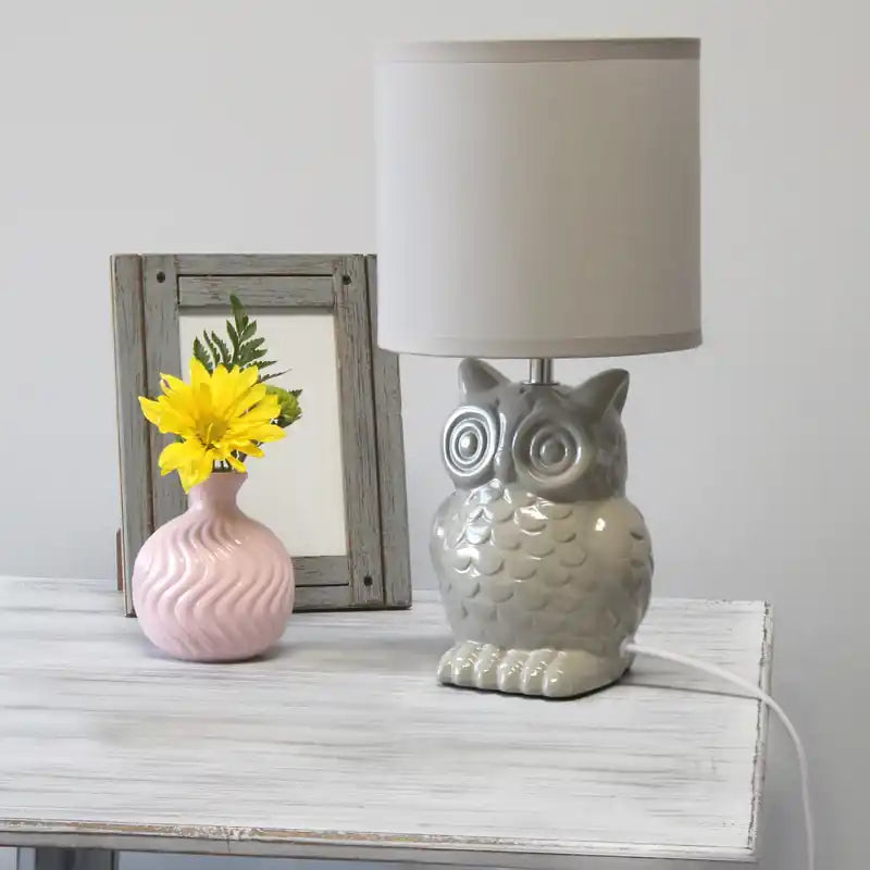 Simple Designs Lampe de table hibou contemporaine en céramique 12,8 po avec abat-jour en tissu assorti